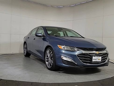 Used 2024 Chevrolet Malibu LT image 2