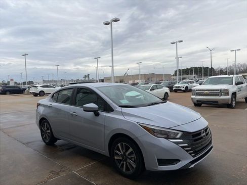 New 2025 Nissan Versa SV w/ Trunk Package FWD image 5