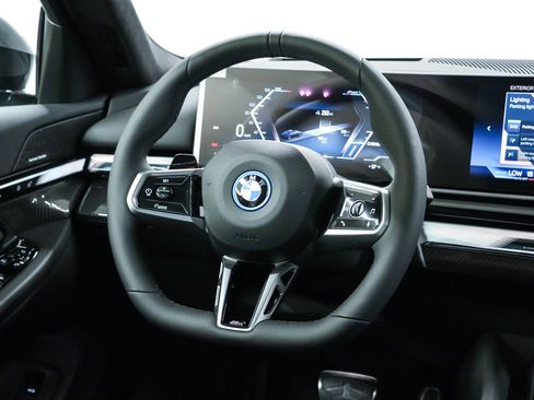 New 2027 BMW i5 eDrive40 w/ M Sport Package RWD image 15