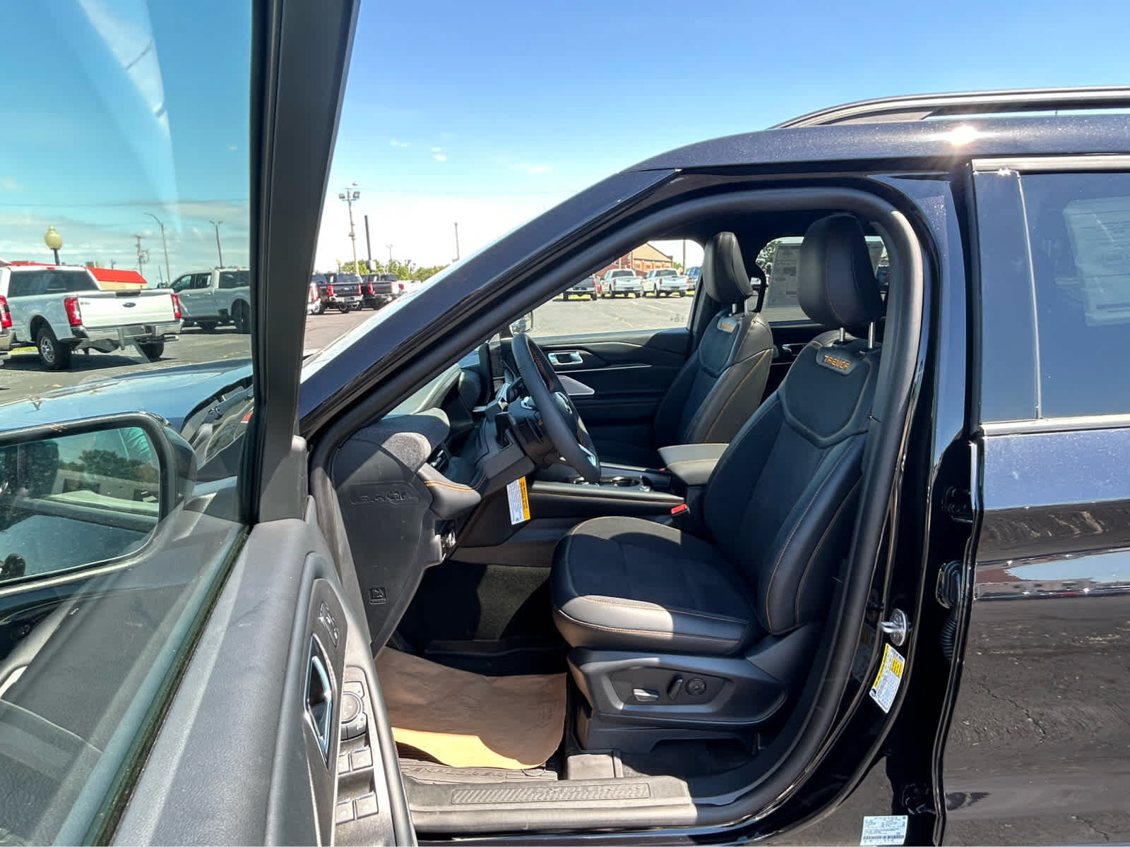 New 2026 Ford Explorer Tremor w/ Tremor Ultimate Package AWD/4WD image 16