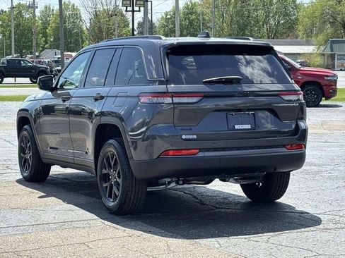 New 2026 Jeep Grand Cherokee Altitude AWD/4WD image 12