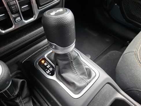 Used 2025 Jeep Wrangler Unlimited Sahara AWD/4WD image 14