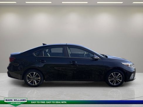 Used 2023 Kia Forte LXS w/ LXS Technology Package FWD image 2