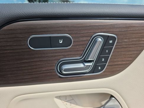 Certified 2026 Mercedes-Benz GLB 250 4MATIC image 17