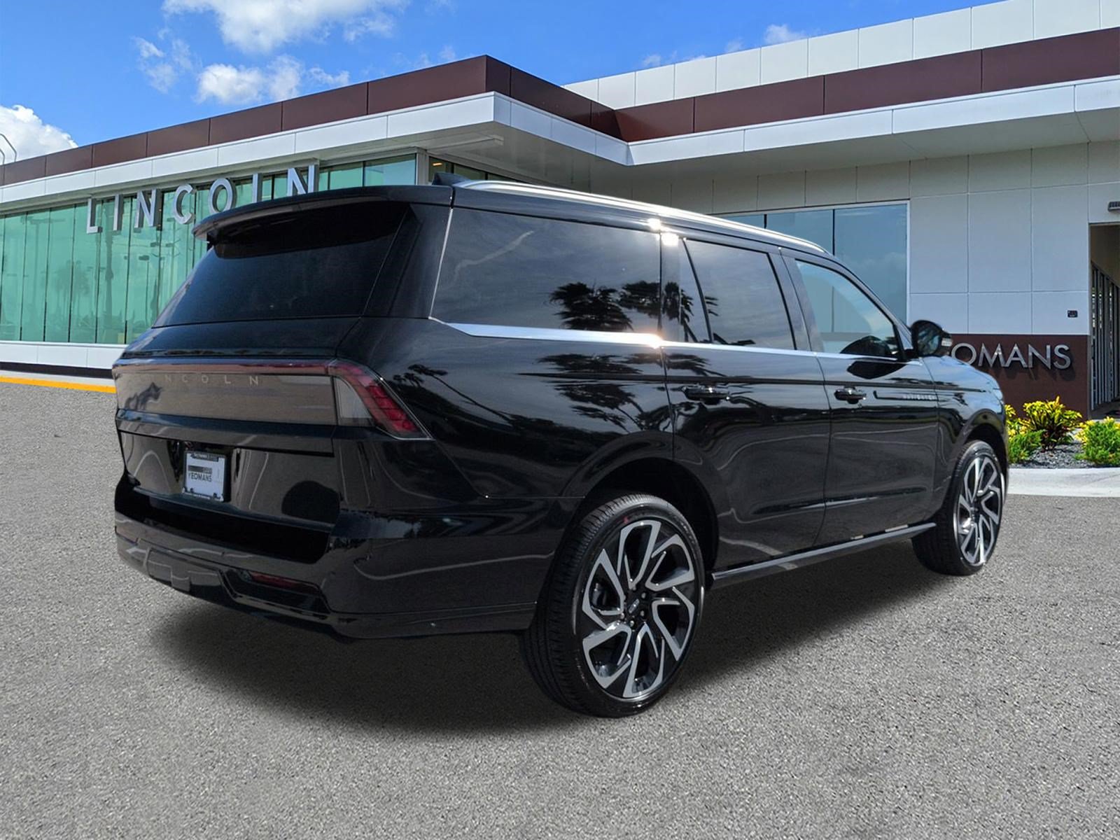 New 2026 Lincoln Navigator Black Label AWD/4WD image 4