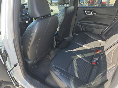 New 2026 Jeep Compass Latitude image 32