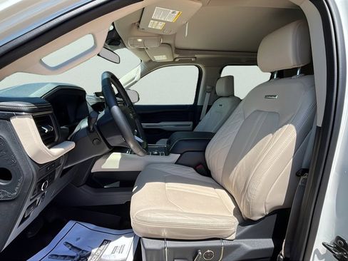 Used 2024 Ford Expedition Platinum AWD/4WD image 14