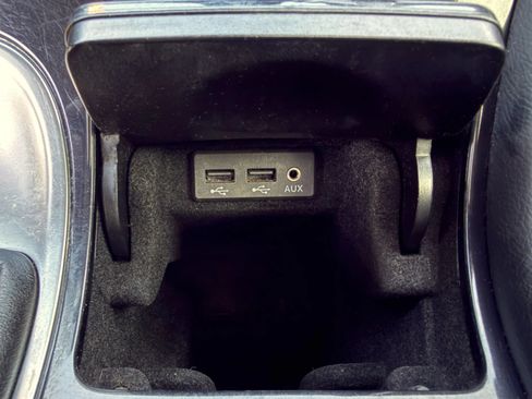 Used 2016 Nissan Maxima Platinum w/ Interior Lighting Package FWD image 34
