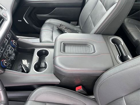 Used 2022 Chevrolet Suburban RST image 15