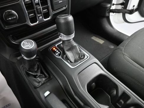 Used 2022 Jeep Gladiator Sport AWD/4WD image 33