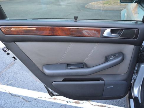 Used 2004 Audi allroad 2.7T image 11