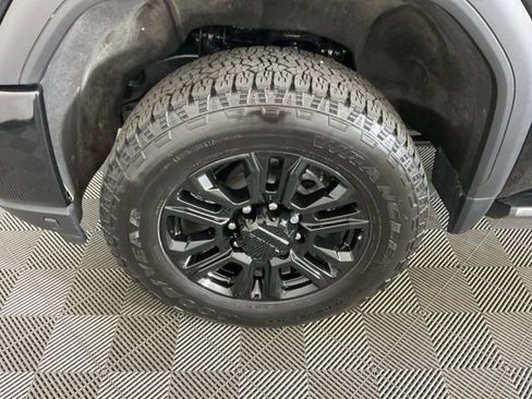 Used 2022 GMC Sierra 2500 Denali w/ Denali Black Diamond Edition image 33