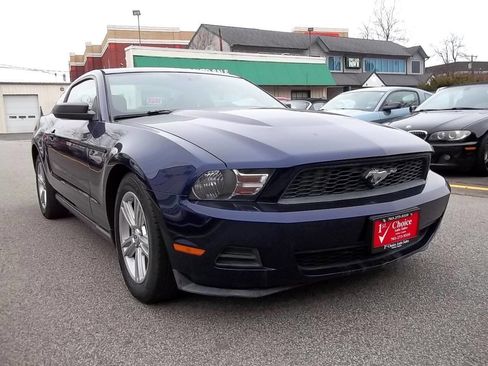 Used 2010 Ford Mustang Coupe RWD image 5