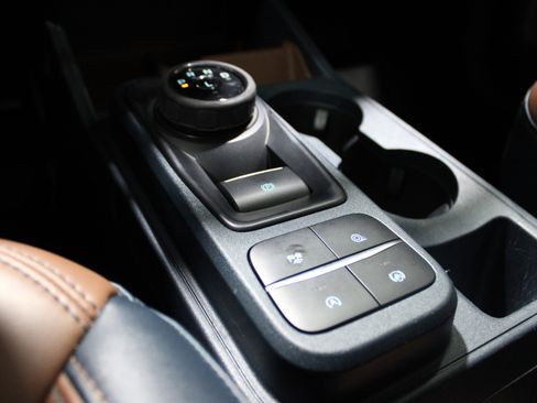 Used 2022 Ford Maverick Lariat w/ Lariat Luxury Package image 22