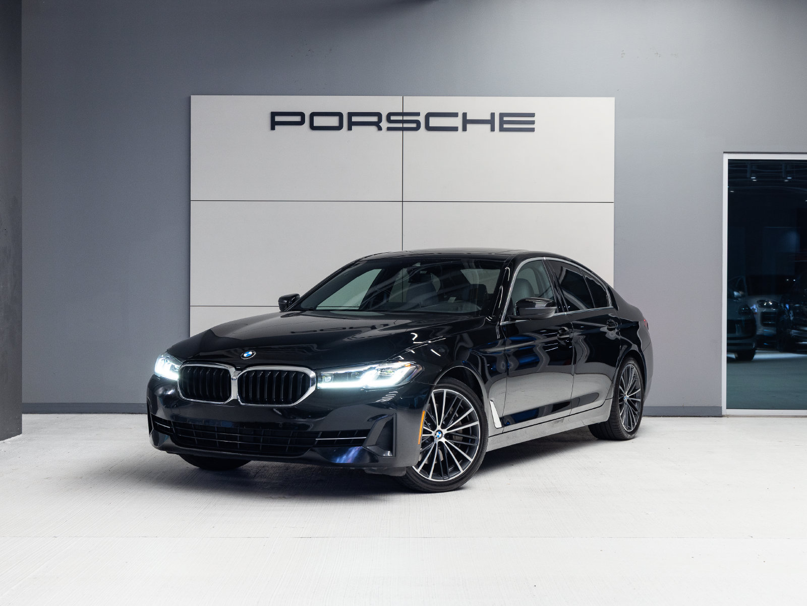 Used 2022 BMW 540i w/ Premium Package RWD image 1