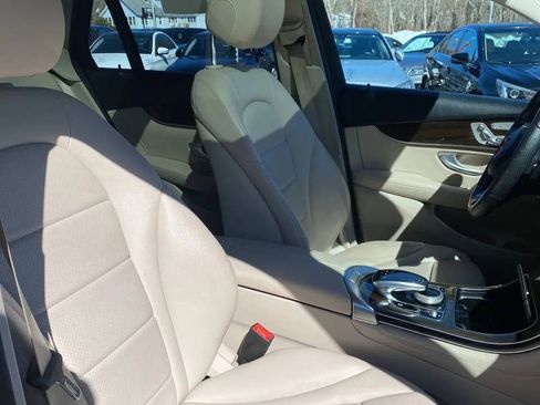 Used 2018 Mercedes-Benz GLC 300 4MATIC image 16