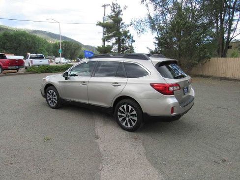 Used 2017 Subaru Outback 2.5i Limited AWD/4WD image 2