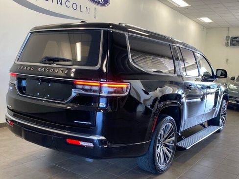Used 2023 Jeep Grand Wagoneer L Series III AWD/4WD image 9