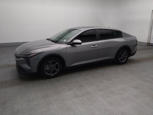 Used 2025 Kia K4 FWD image 2