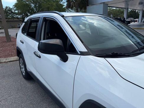 Used 2021 Toyota RAV4 LE FWD image 14
