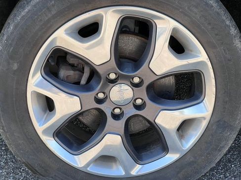 Used 2020 Jeep Compass Limited AWD/4WD image 7