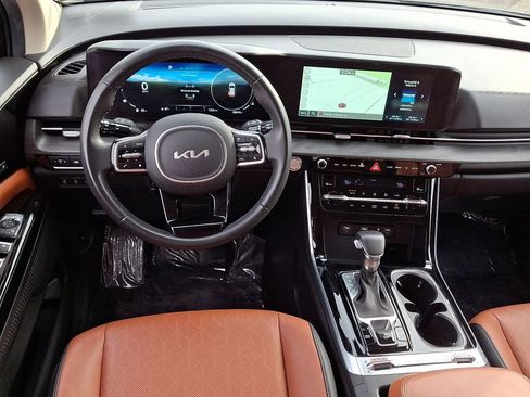Certified 2023 Kia Carnival SX image 11