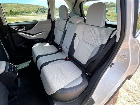 Used 2023 Subaru Forester Premium AWD/4WD image 22