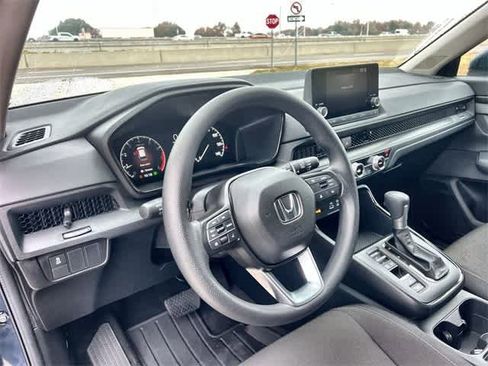 Certified 2025 Honda CR-V EX image 15