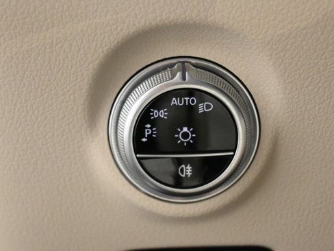 Used 2022 Mercedes-Benz C 300 4MATIC Sedan image 26