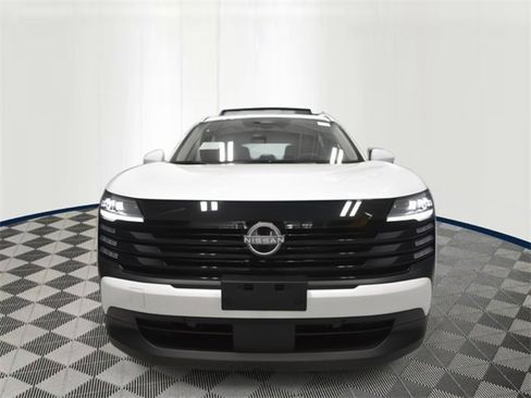 New 2025 Nissan Kicks SV w/ SV Premium Package image 6