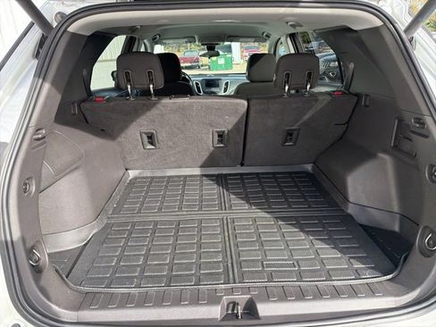 Used 2020 Chevrolet Equinox LT w/ Driver Convenience Package image 32