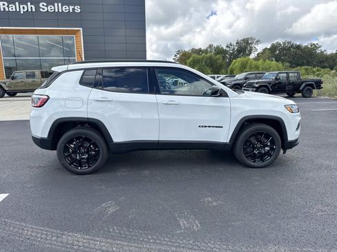 New 2026 Jeep Compass Latitude image 6
