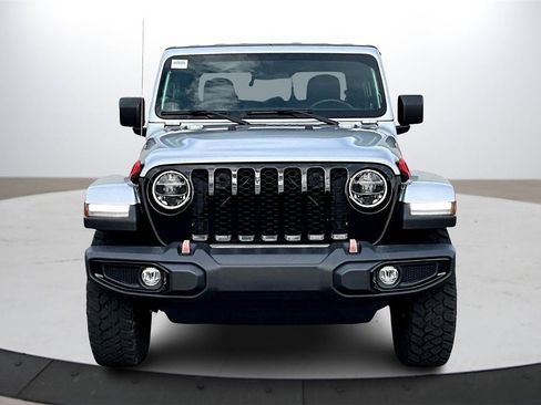Certified 2022 Jeep Gladiator Willys image 3