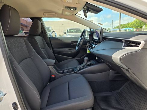 Used 2025 Toyota Corolla LE FWD image 27
