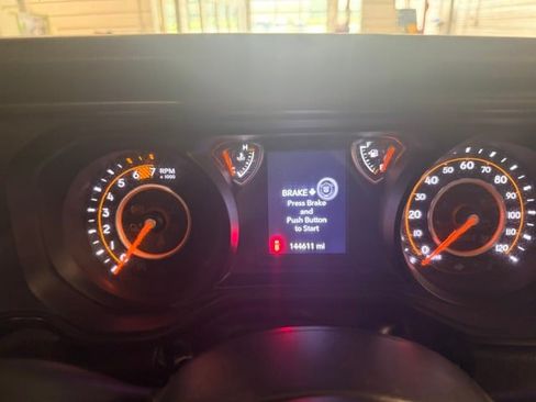 Used 2024 Jeep Wrangler Unlimited Sport AWD/4WD image 16