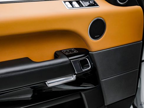 Used 2020 Land Rover Range Rover Sport SVR image 82