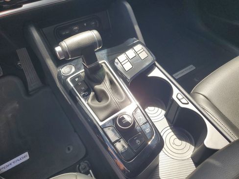 Used 2025 Kia Sportage EX FWD image 27