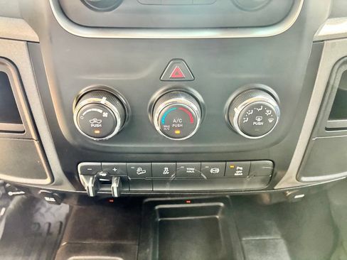 Used 2018 RAM 2500 Tradesman w/ Chrome Appearance Group AWD/4WD image 33