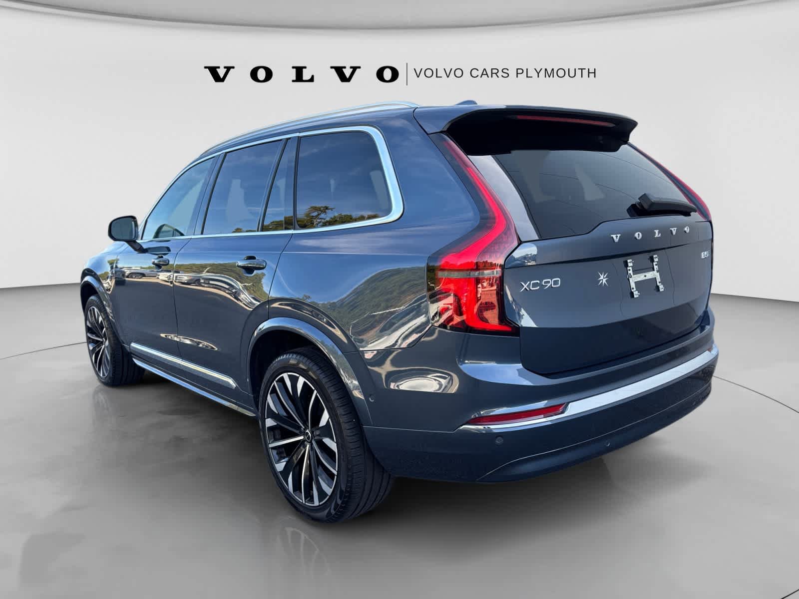 Used 2025 Volvo XC90 B5 Plus AWD/4WD image 5