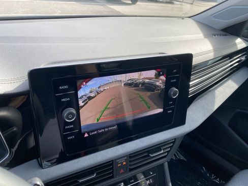 Used 2025 Volkswagen Jetta SE image 23