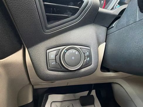 Used 2017 Ford Escape SE FWD image 25