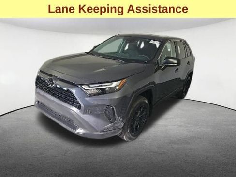 Used 2025 Toyota RAV4 LE AWD/4WD image 4