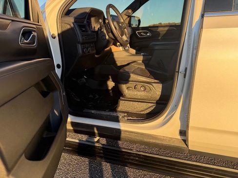 Used 2021 Chevrolet Suburban High Country w/ Premium Package image 8