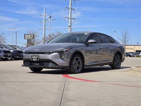 New 2026 Kia K4 LXS image 2