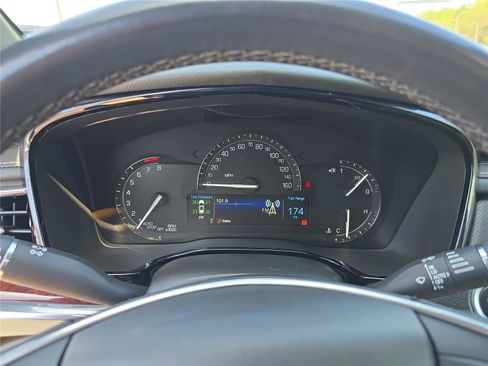 Used 2019 Cadillac XT5 Luxury image 33