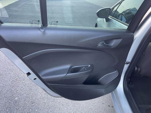 Used 2018 Chevrolet Cruze LS image 13