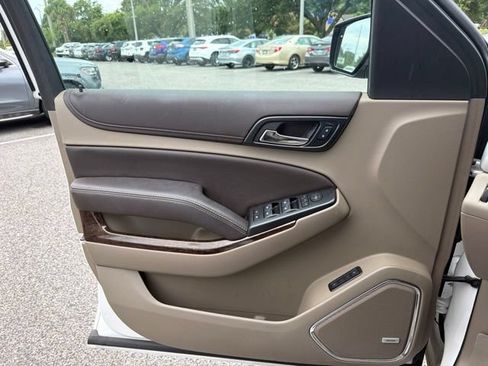 Used 2019 Chevrolet Suburban LT RWD image 10