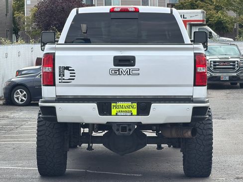 Used 2018 GMC Sierra 2500 Denali w/ Duramax Plus Package AWD/4WD image 5