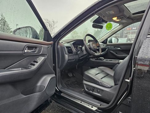 Certified 2023 Nissan Rogue SL w/ SL Premium Package image 16