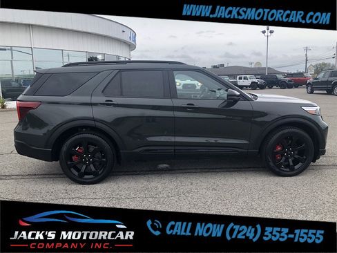 Used 2023 Ford Explorer ST w/ Technology Package image 4